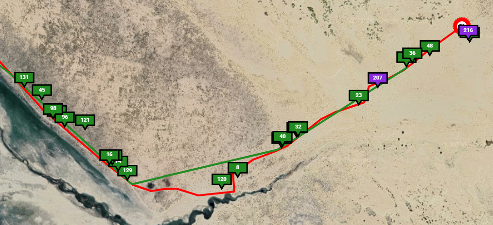 Trajectoire de Samah (ligne verte) comparée au tracé suivi par le gros du peloton (ligne rouge) sur la 3ᵉ étape de la Gobi March 2026